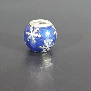 Authentic Pandora Wintry Delight 796357EN63 Snowflake Christmas Charm